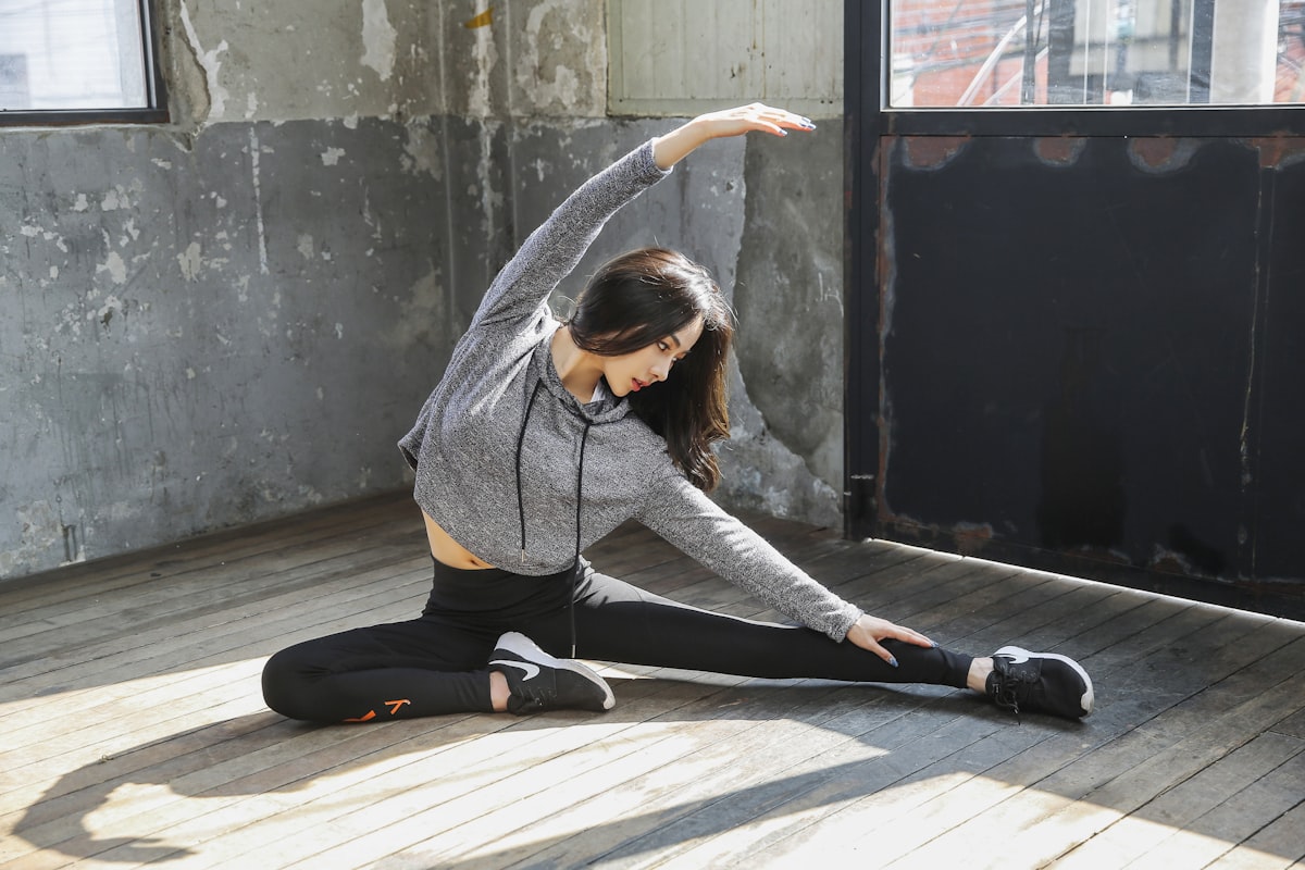 Movement restoration class demonstrating proper technique